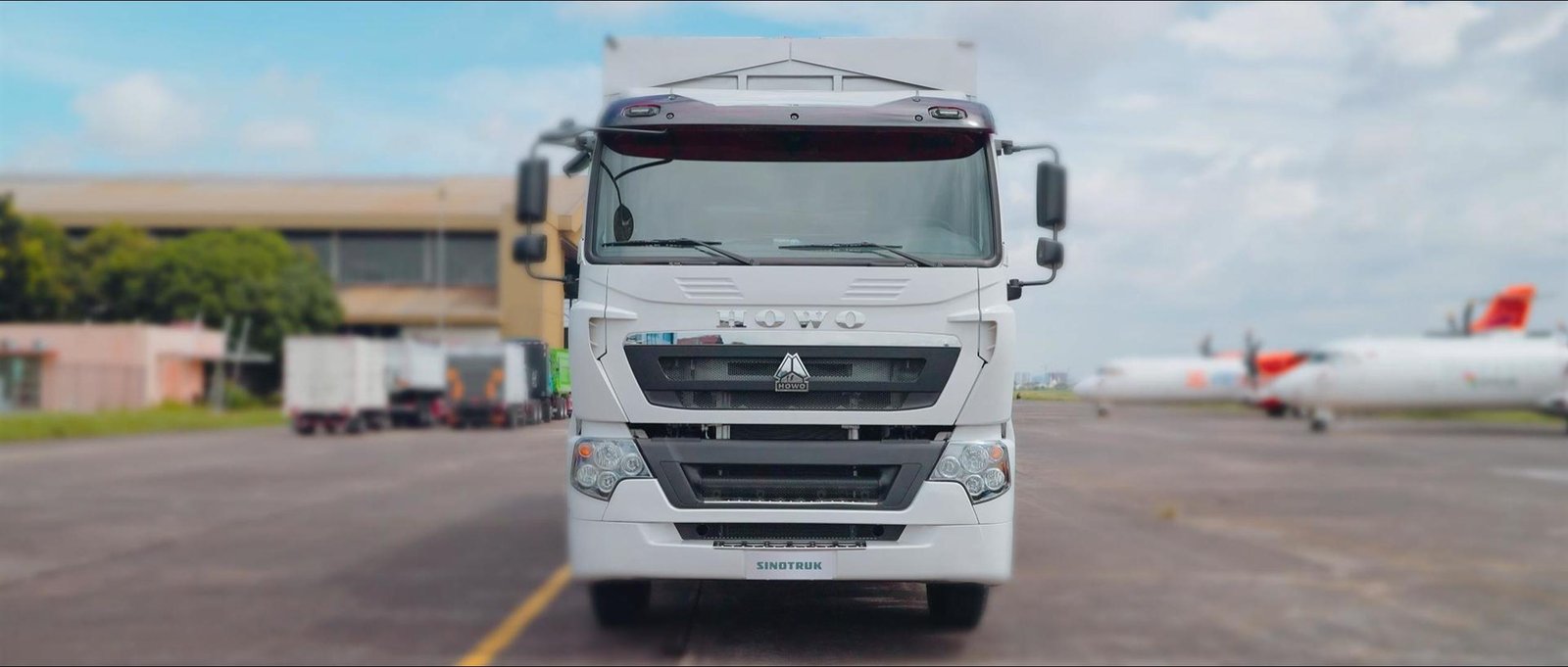 HOWO-T7S Wing Truck